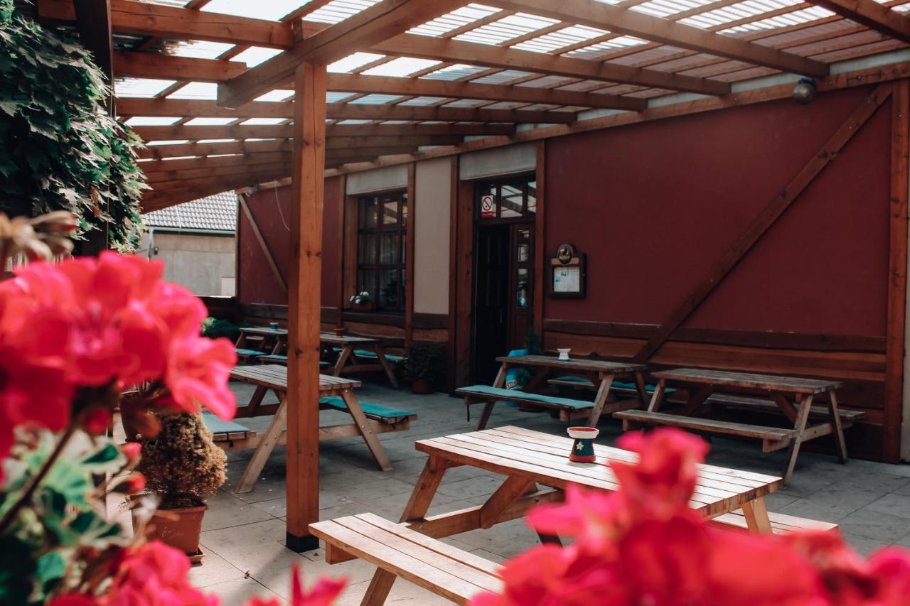 Penzion Na Vosverku Čelákovice Exterior foto